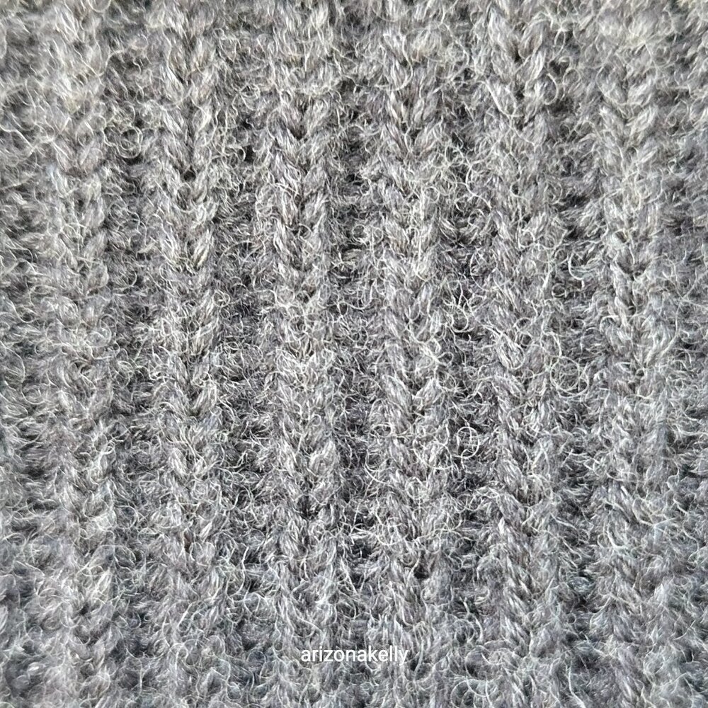 NWOT Extra Fine Merino Wool Scarf Italian Yarn Charcoal Grey Ribbed - Picture 7 of 13